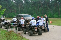 Fursten Forest: Offroad-Touren im Hummer und auf 250-Kubik-Quads von Triton